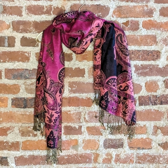 Stunning Paisley 72"x28" Scarf‎ w/ Fringe - Picture 1 of 4